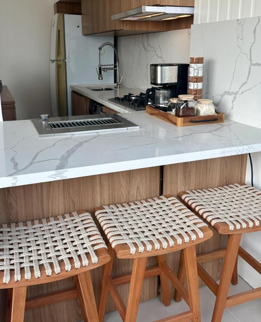 Lindo Apto No Melhor Lugar Da Barra Da Tijuca! Com Uma Vista De Tirar O Folego, Frente Para O Mar! Totalmente Equipado E Decorado Ao Lado Dos Melhores Hoteis E Quiosques Da Barra! Portaria 24H, Piscina, Sauna, Jacuzzi, Academia, Garagem, Wi-Fi, Lavan Rio de Janeiro Bagian luar foto