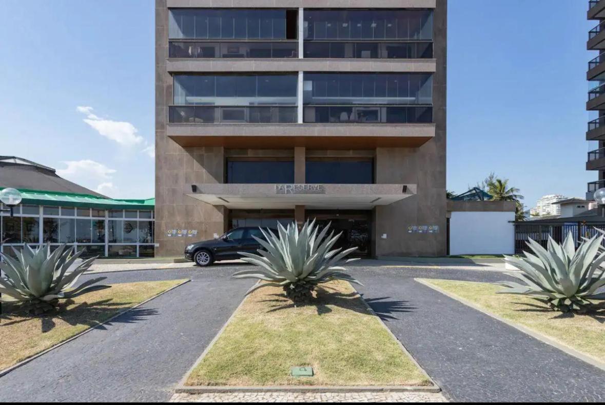 Lindo Apto No Melhor Lugar Da Barra Da Tijuca! Com Uma Vista De Tirar O Folego, Frente Para O Mar! Totalmente Equipado E Decorado Ao Lado Dos Melhores Hoteis E Quiosques Da Barra! Portaria 24H, Piscina, Sauna, Jacuzzi, Academia, Garagem, Wi-Fi, Lavan Rio de Janeiro Bagian luar foto