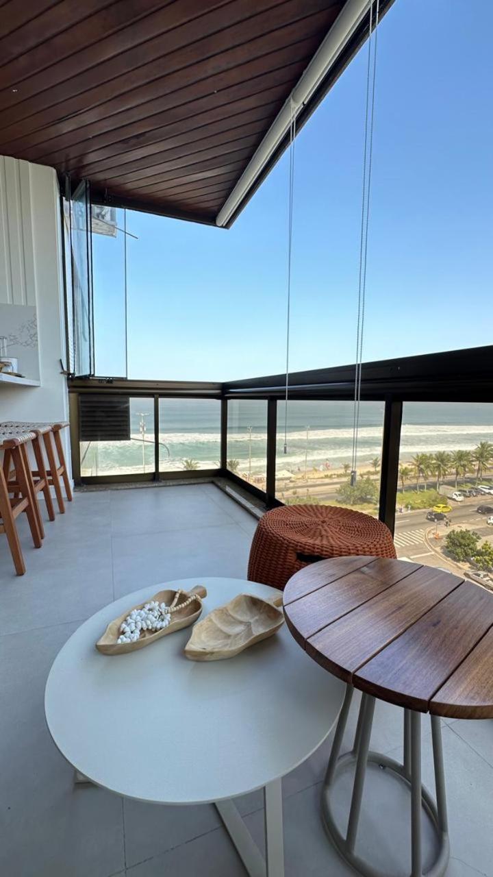 Lindo Apto No Melhor Lugar Da Barra Da Tijuca! Com Uma Vista De Tirar O Folego, Frente Para O Mar! Totalmente Equipado E Decorado Ao Lado Dos Melhores Hoteis E Quiosques Da Barra! Portaria 24H, Piscina, Sauna, Jacuzzi, Academia, Garagem, Wi-Fi, Lavan Rio de Janeiro Bagian luar foto